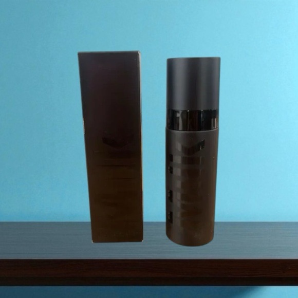 Milk Makeup Pore Eclipse Matte Setting Spray + Blurring Primer Stick - Picture 7 of 12